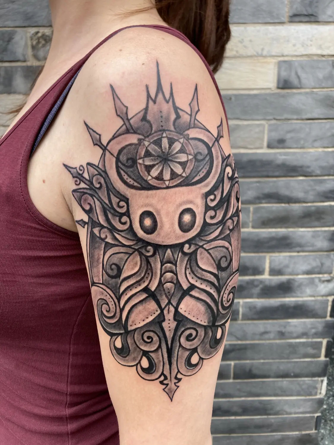 Freakline Tattoo Atelier Tatoo auf der Schulter